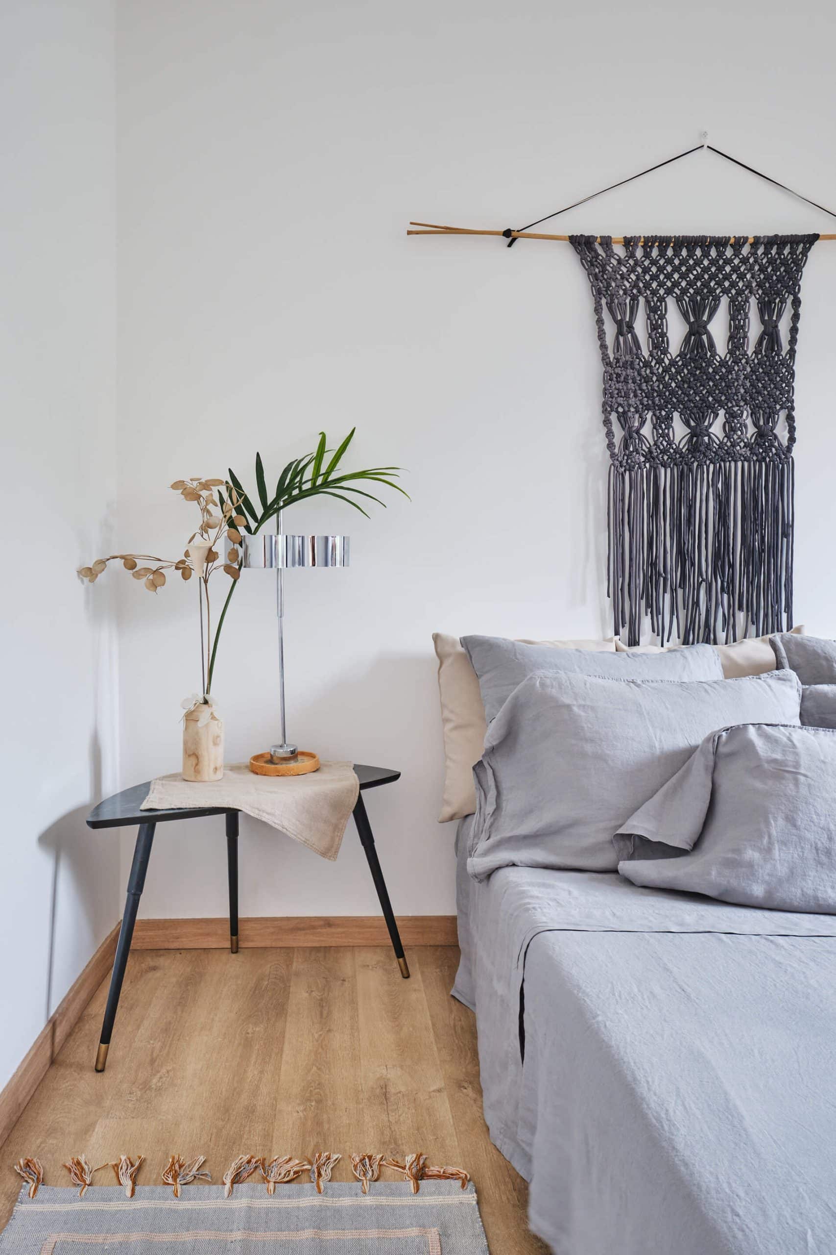 Barcelona roof studio - first floor, bedroom with grey bed sheets, designed by Beatrice Leupold Barcelona roof studio - first floor, bedroom with grey bed sheets, designed by Beatrice Leupold
