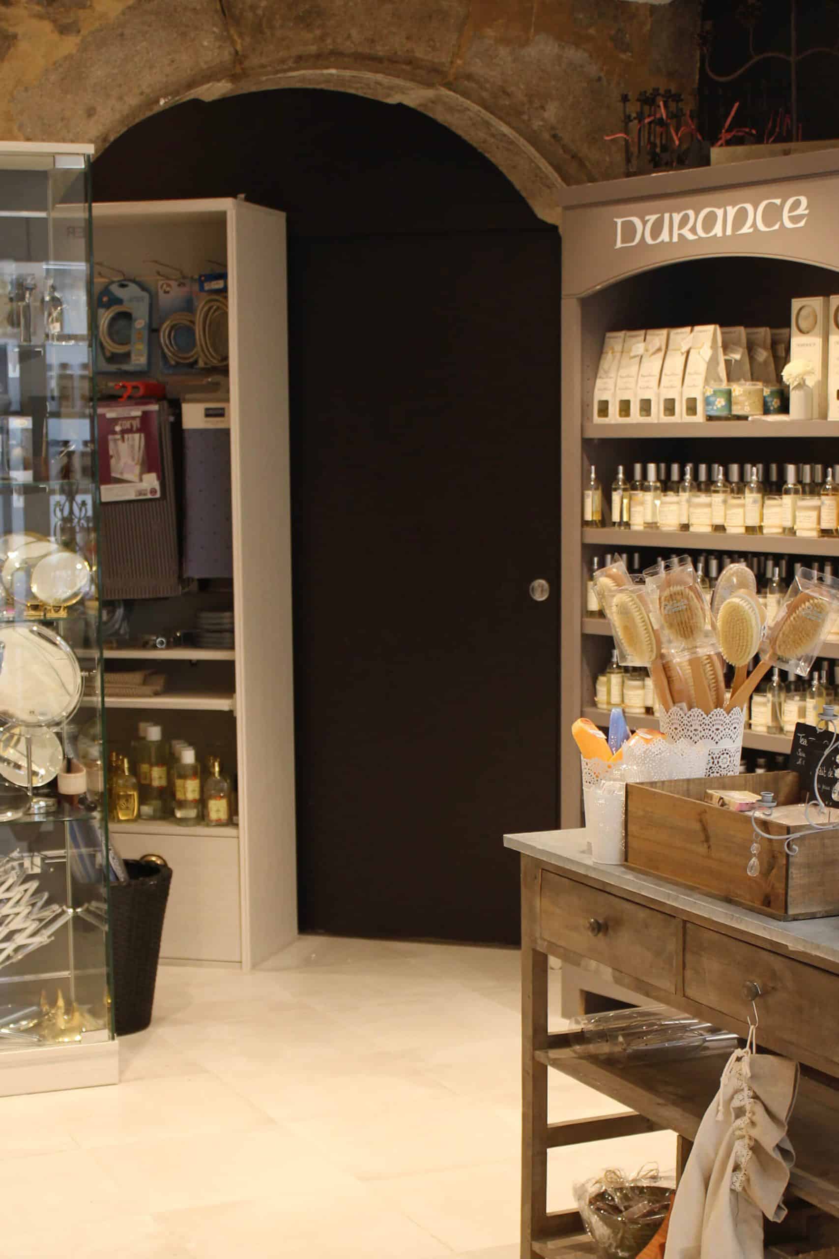 droguerie-product-displays